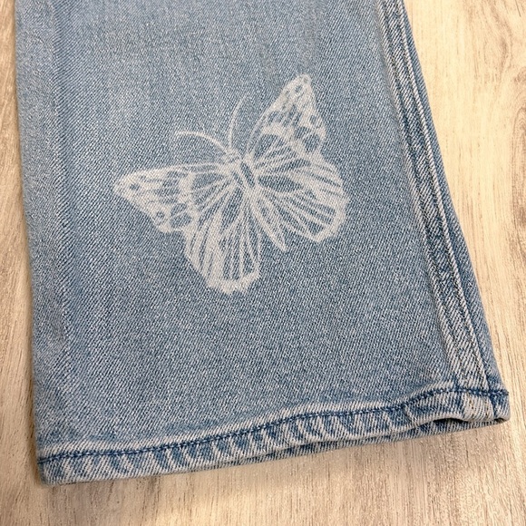 Hollister Vintage Stretch Ultra High-Rise Dad Jean Light Wash Butterfly Graphics - Picture 4 of 6